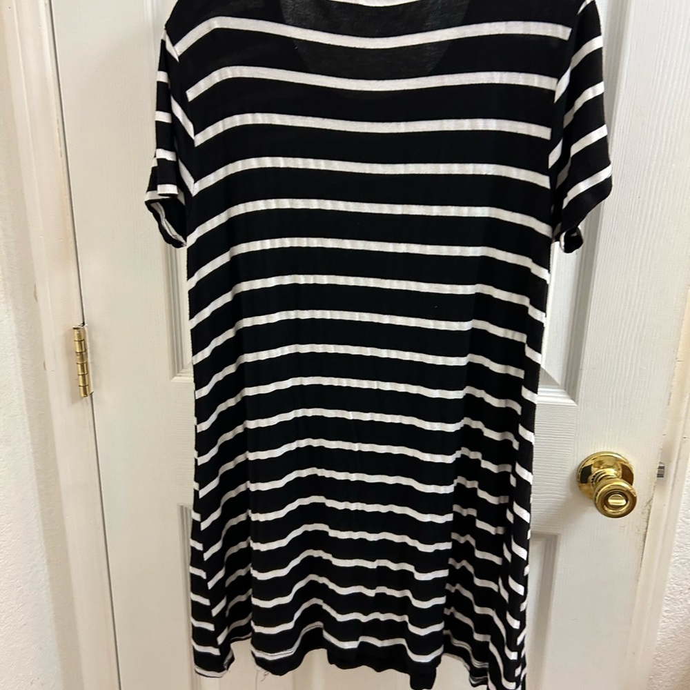 T-Shirt Dress - Picture 2 of 5